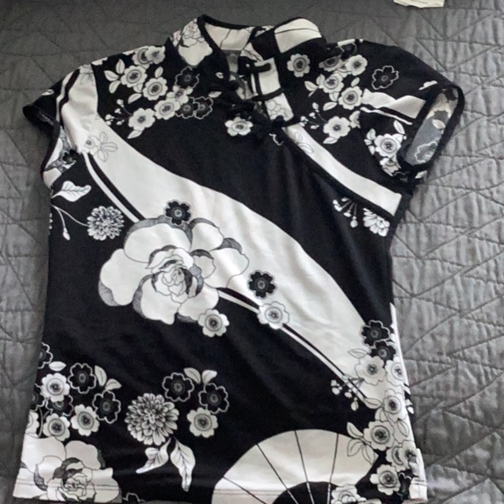 Black &  White Floral Kimono Shirt XS